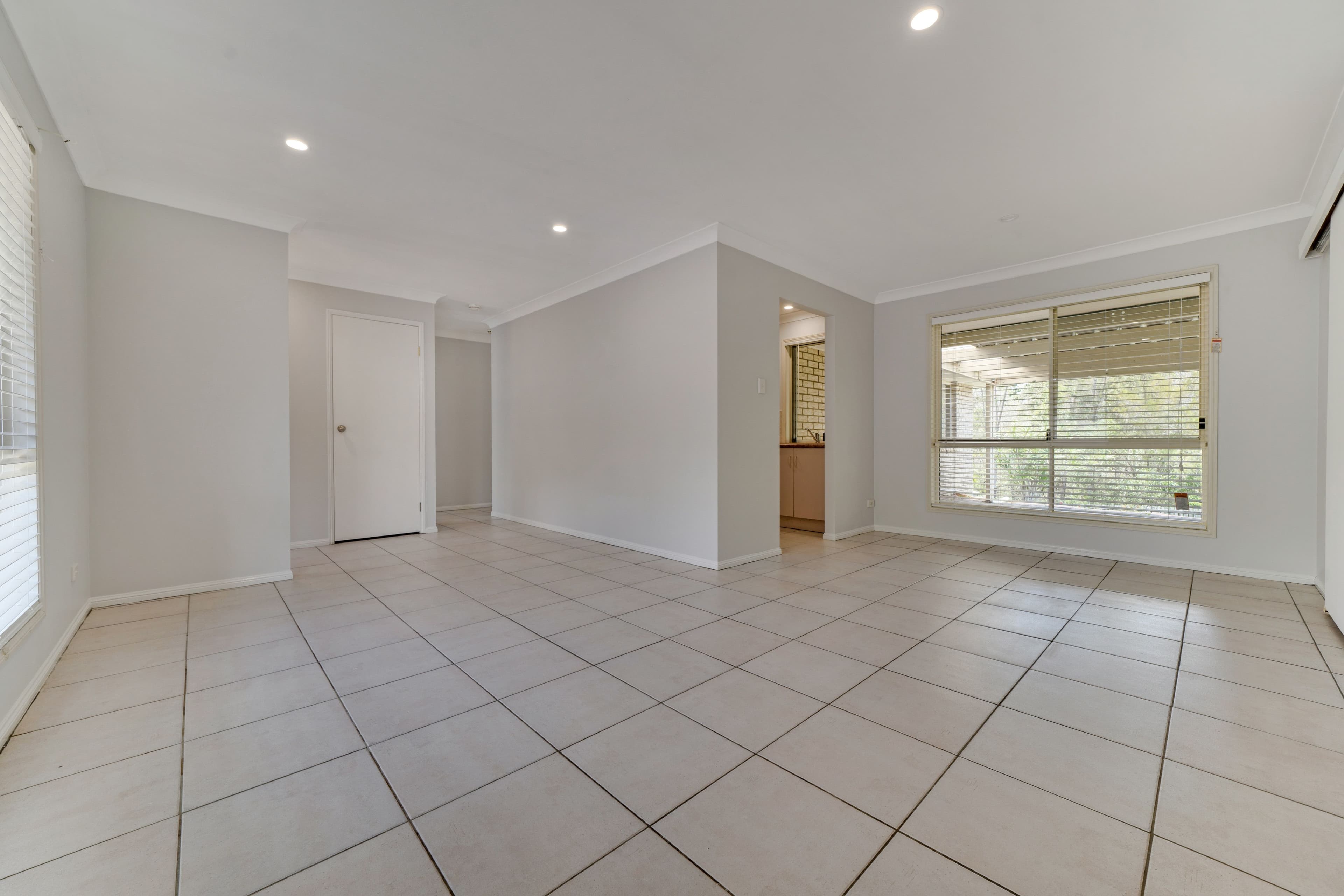 42 Kummara Road, Edens Landing QLD 4207, Edens Landing - Thumbnail 3