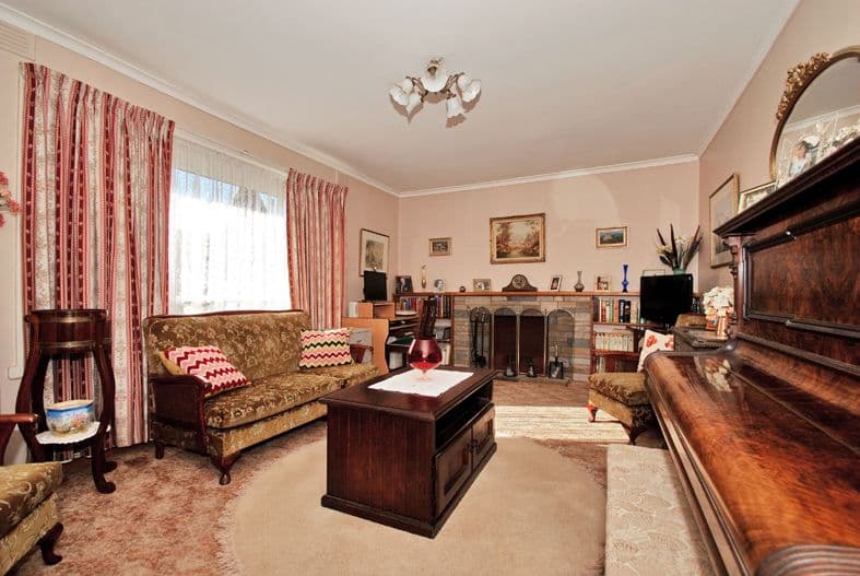 37 Ballantyne Crescent, KILSYTH VIC 3137, Kilsyth - Thumbnail 2