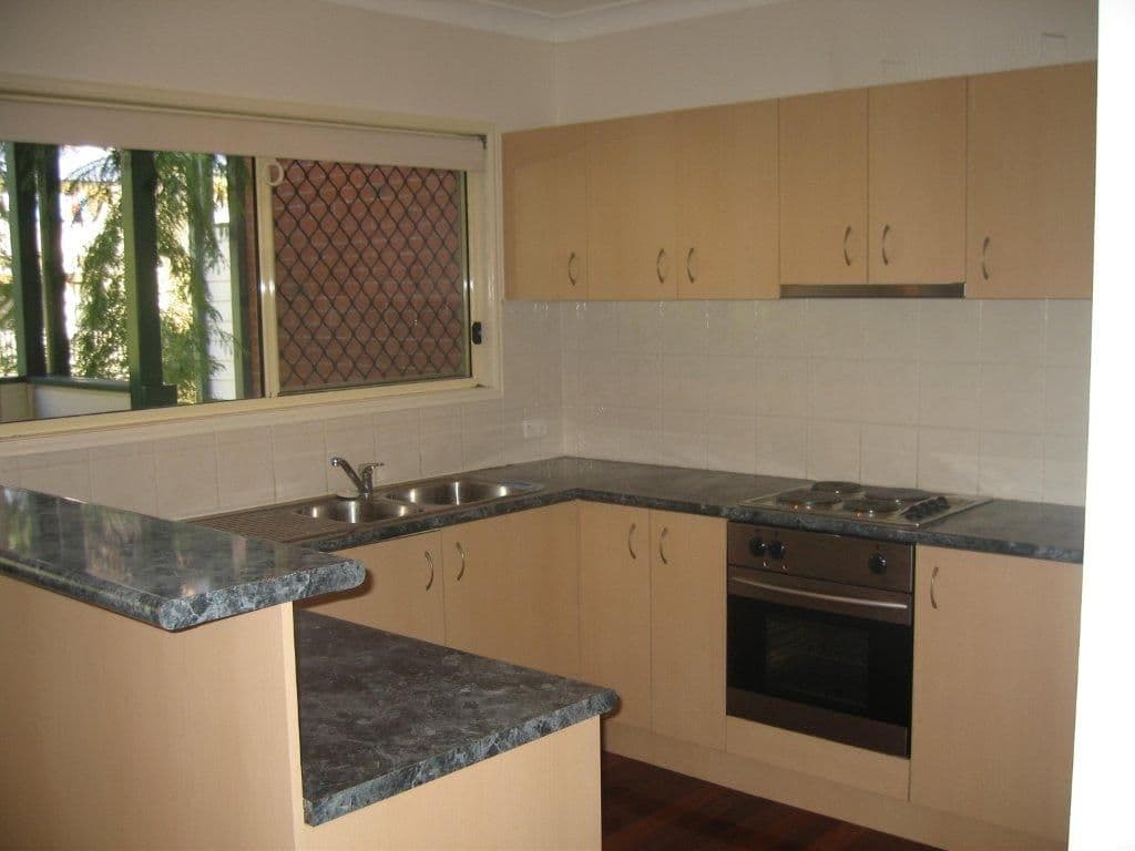 2 Queens Road, TARINGA QLD 4068, Taringa - Thumbnail 2