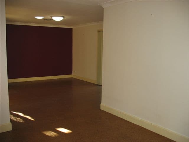 8 Scarsborough Crescent, BLIGH PARK NSW 2756, Bligh Park - Thumbnail 2