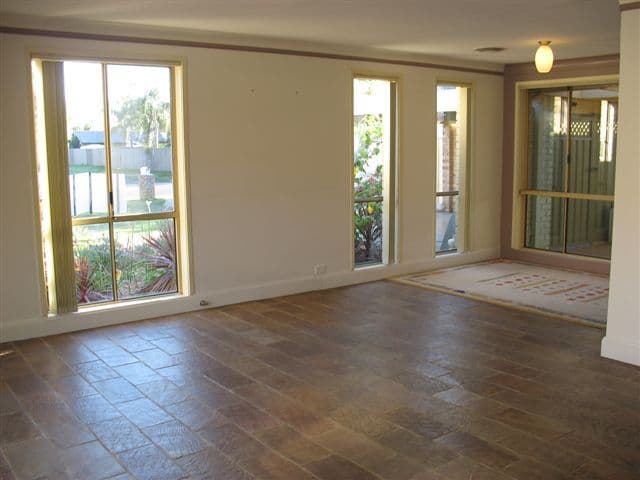 8 Scarsborough Crescent, BLIGH PARK NSW 2756, Bligh Park - Thumbnail 3