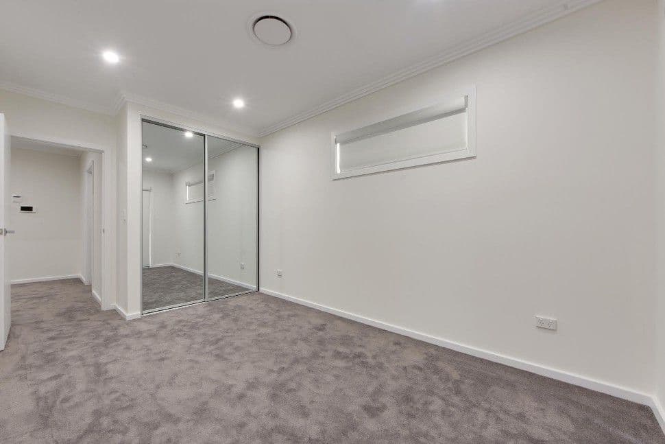 8 Hilltop Crescent, Campbelltown - Thumbnail 6