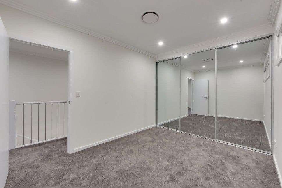 8 Hilltop Crescent, Campbelltown - Thumbnail 7