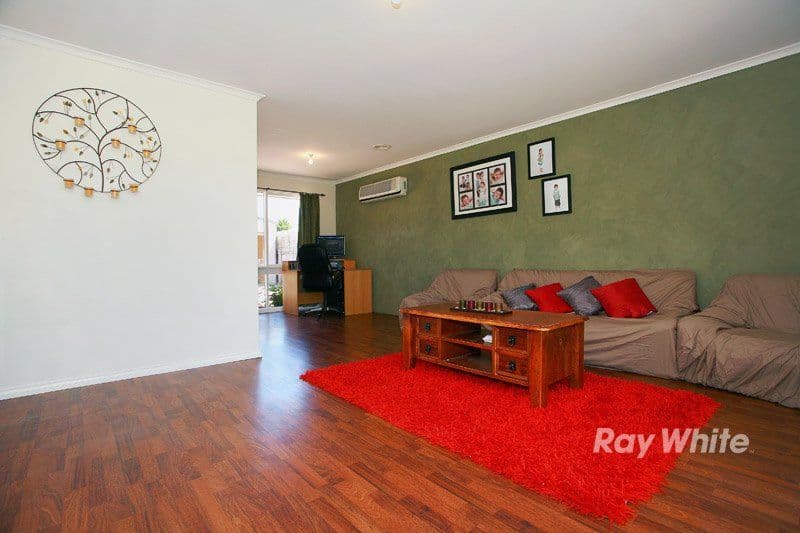 7 Woodbine Road, CRANBOURNE VIC 3977, Cranbourne North - Thumbnail 8