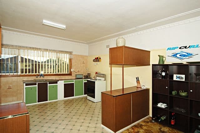 30 Towns Street, SHELLHARBOUR NSW 2529, Shellharbour - Thumbnail 2