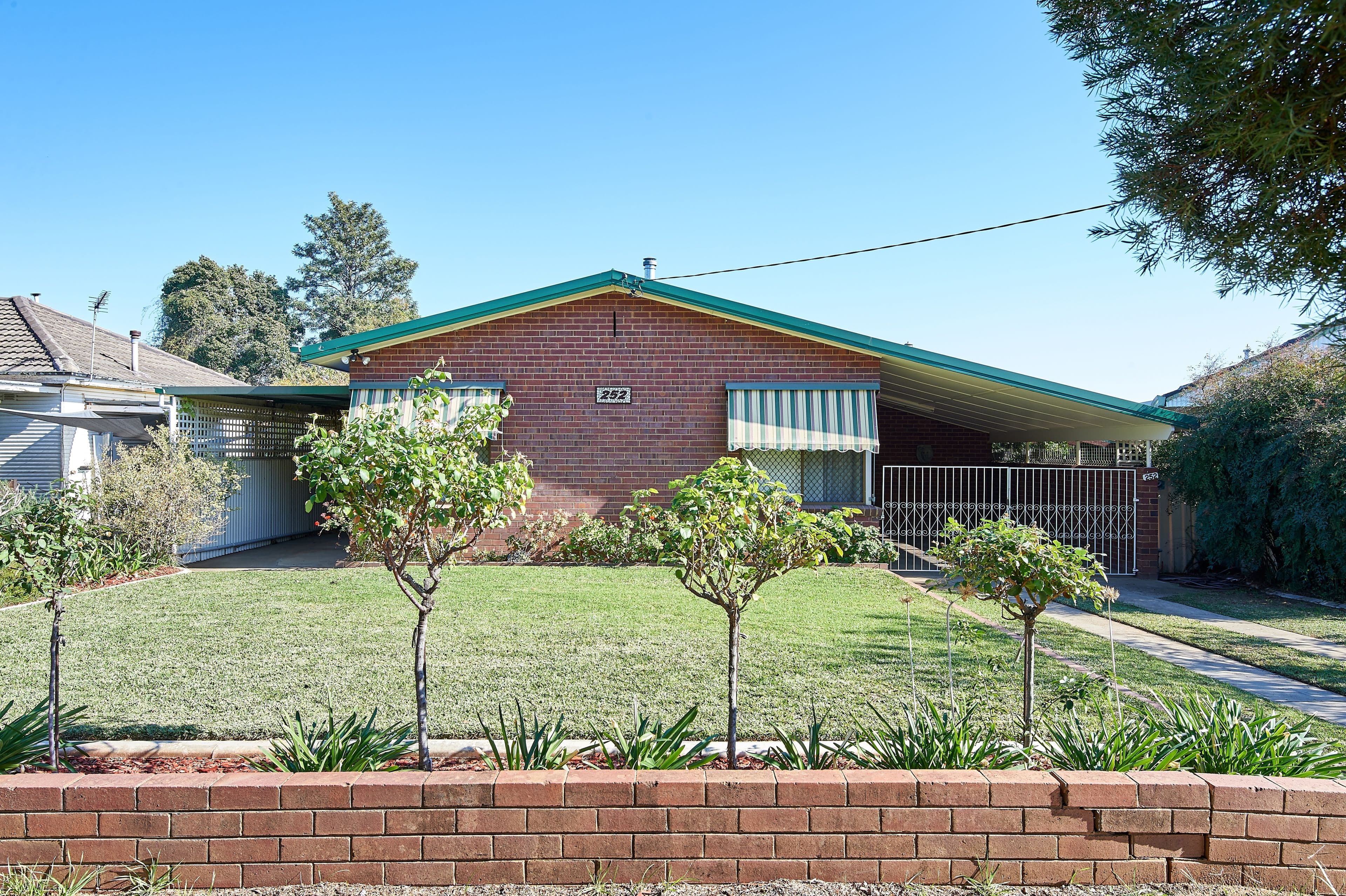 252 Bourke Street, Tolland - Image 1