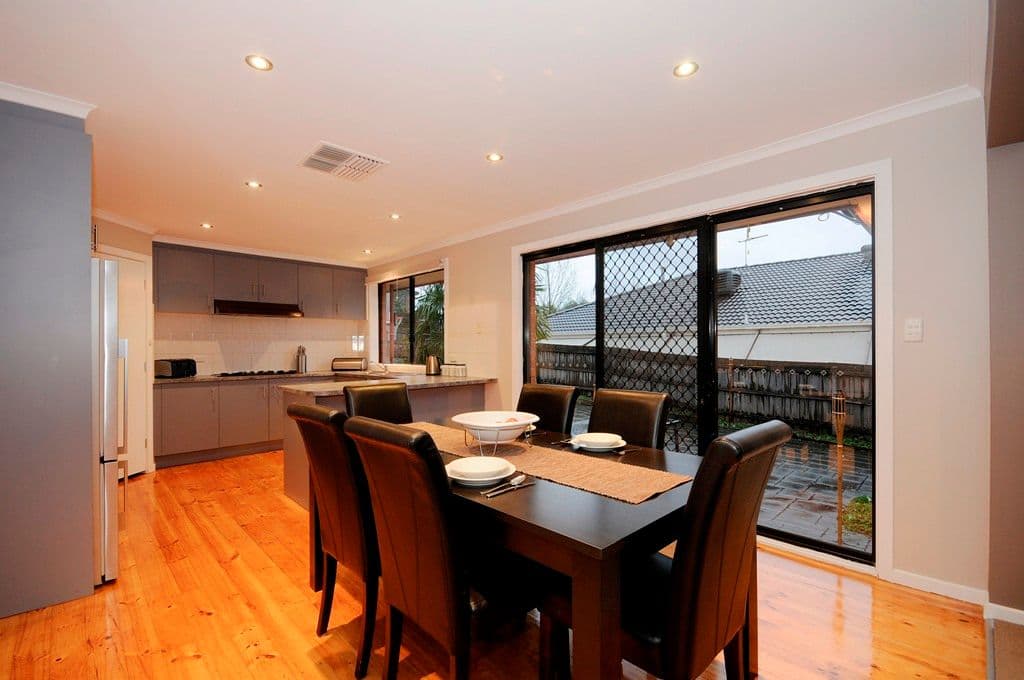138 LAKEVIEW Drive, LILYDALE VIC 3140, Lilydale - Thumbnail 2