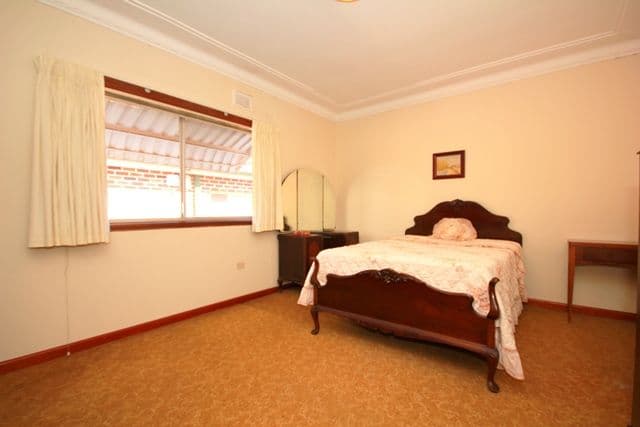 43  Endeavour Road, GEORGES HALL NSW 2198, Georges Hall - Thumbnail 7