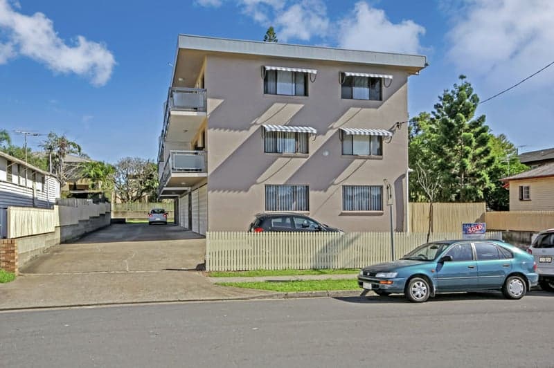 17 Logan Street, Greenslopes - Thumbnail 6