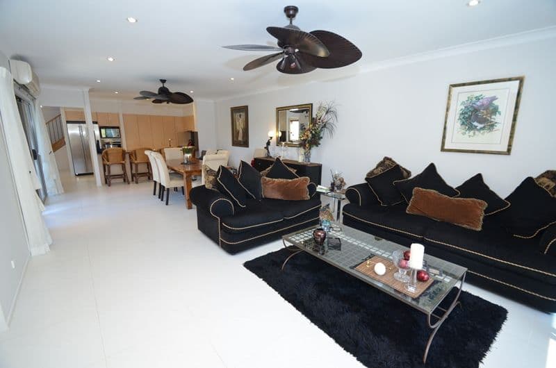 69 Falconer Street, SOUTHPORT QLD 4215, Southport - Thumbnail 2
