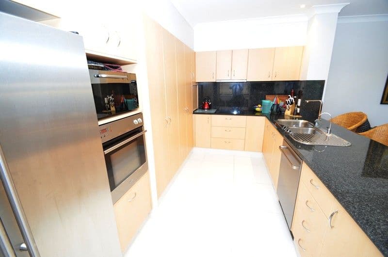 69 Falconer Street, SOUTHPORT QLD 4215, Southport - Thumbnail 5