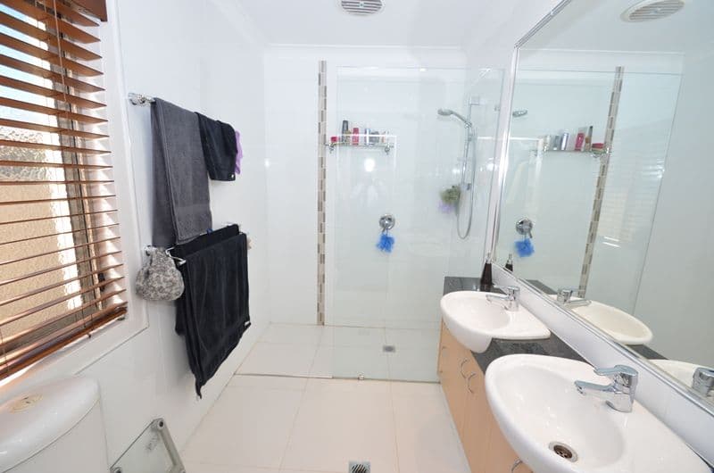 69 Falconer Street, SOUTHPORT QLD 4215, Southport - Thumbnail 8