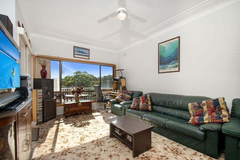 5 Wollybutt Road, ENGADINE NSW 2233, Engadine - Thumbnail 2