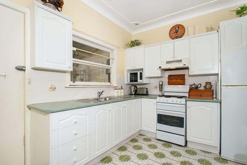 5 Wollybutt Road, ENGADINE NSW 2233, Engadine - Thumbnail 3