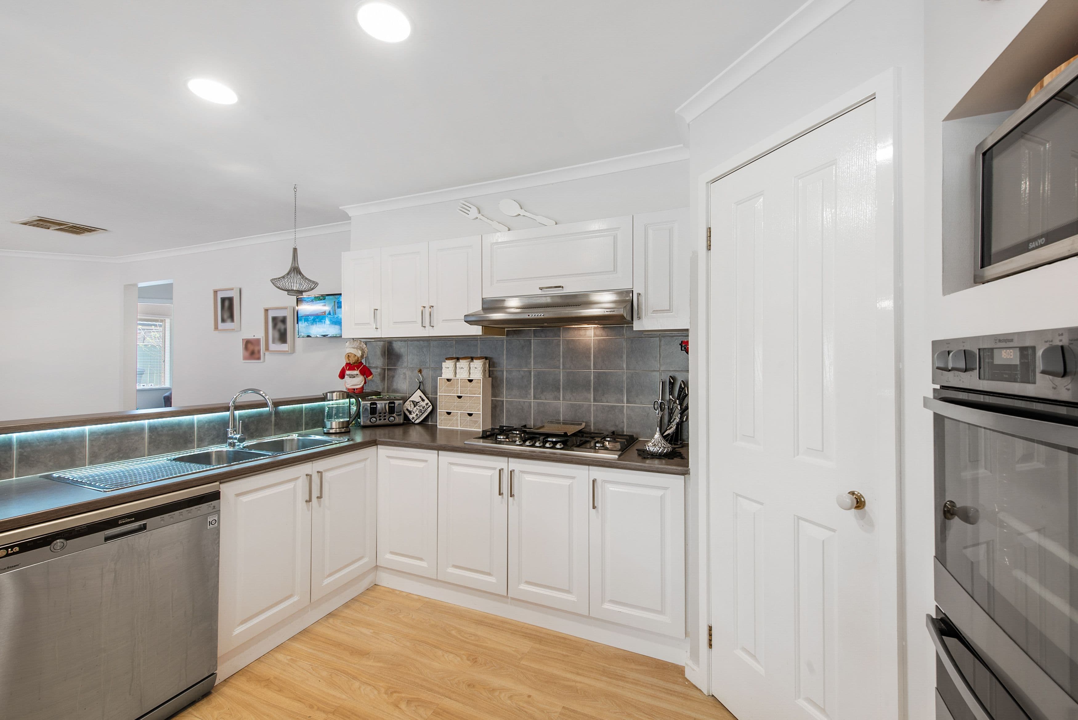 11 Vine Court, Hillside VIC 3037, Hillside - Thumbnail 2