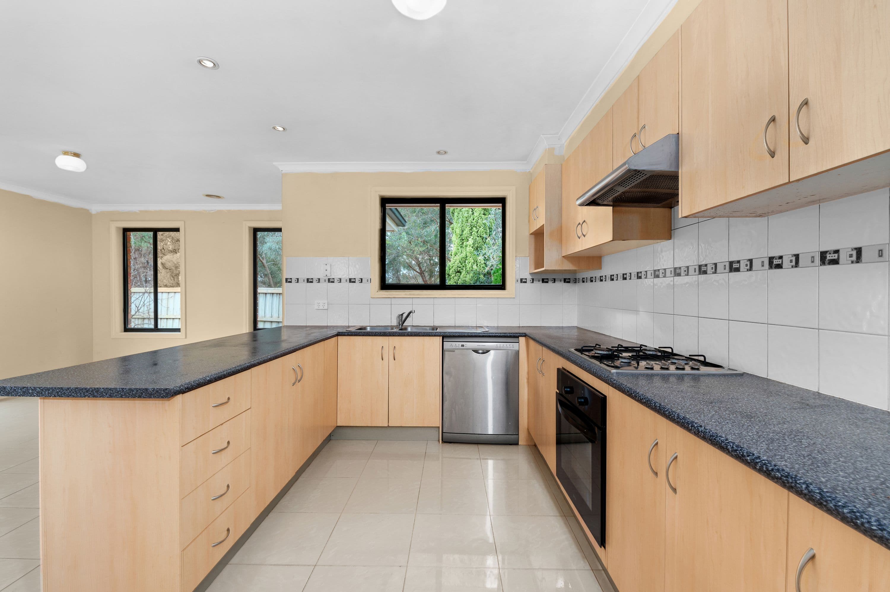 7 Evergreen Drive, South Morang VIC 3752, South Morang - Thumbnail 2