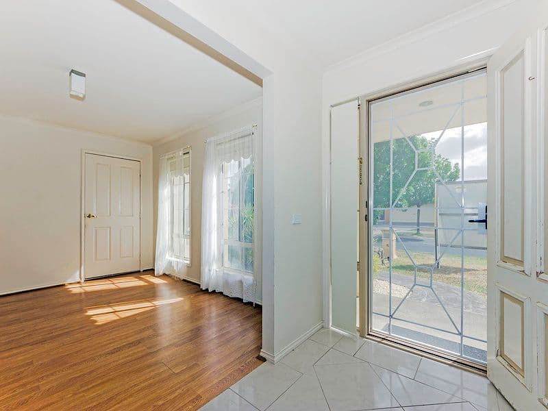 1 Carolyn Drive, Hoppers Crossing VIC 3029, Hoppers Crossing - Thumbnail 2