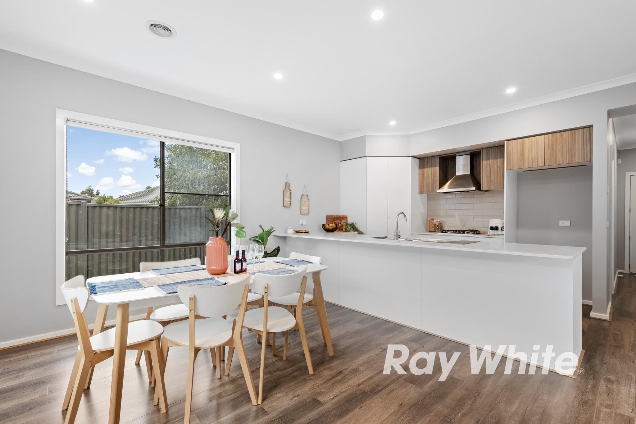 37 Creekwood Way, COBBLEBANK VIC 3338, Cobblebank - Thumbnail 2