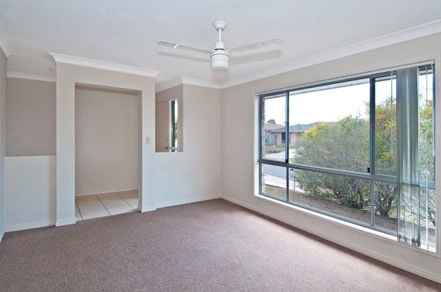 7 Highfields Court, LOGANLEA QLD 4131, Loganlea - Thumbnail 2