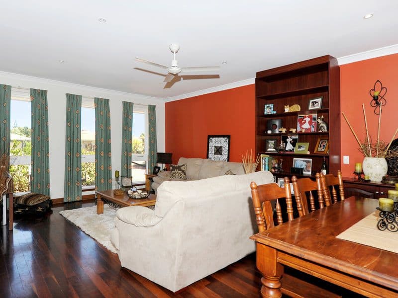 32 Edgewater Road, SAFETY BAY WA 6169, Safety Bay - Thumbnail 2