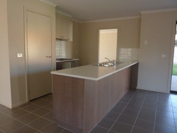 12 Black Wallaby Drive, LANGWARRIN VIC 3910, Langwarrin - Thumbnail 2