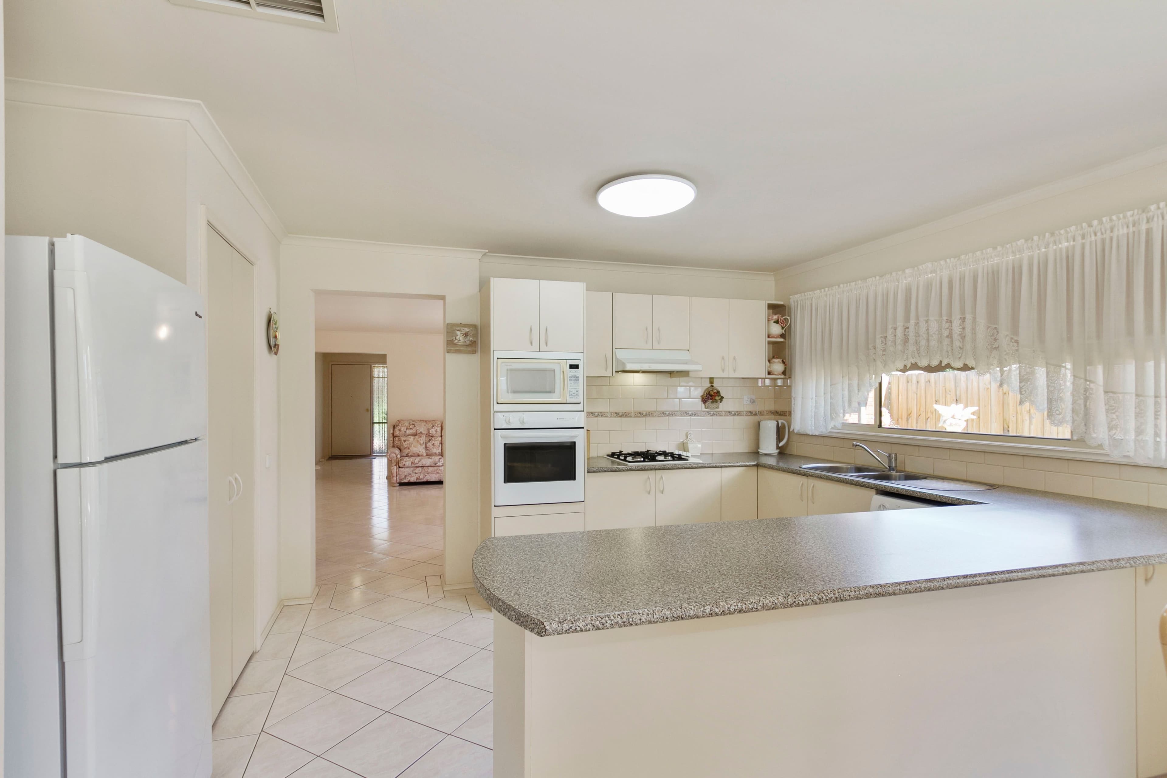 23 Holly Green Close, Rowville VIC 3178, Rowville - Thumbnail 2