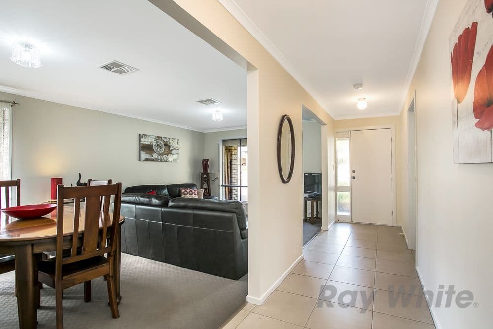10 Mowbray Terrace, Happy Valley SA 5159, Happy Valley - Thumbnail 5