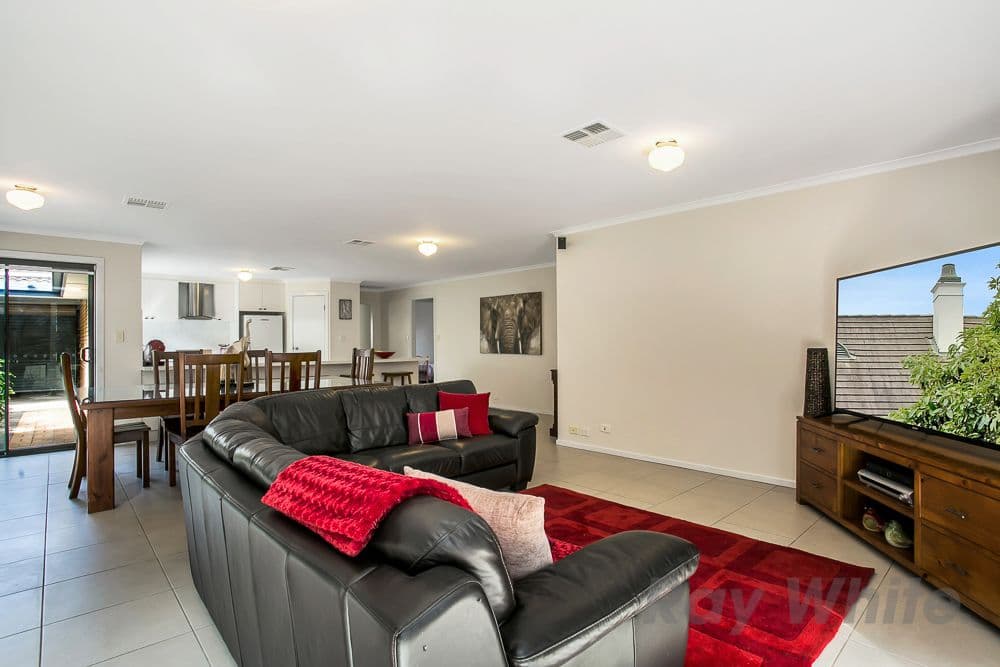 10 Mowbray Terrace, Happy Valley SA 5159, Happy Valley - Thumbnail 6