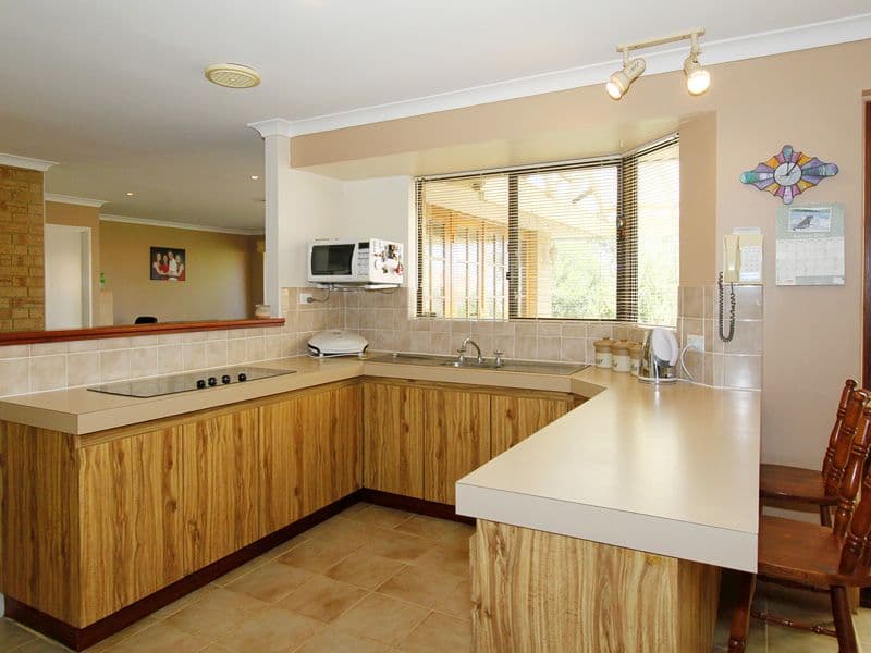 2 Skipper Place, BALLAJURA WA 6066, Ballajura - Thumbnail 4