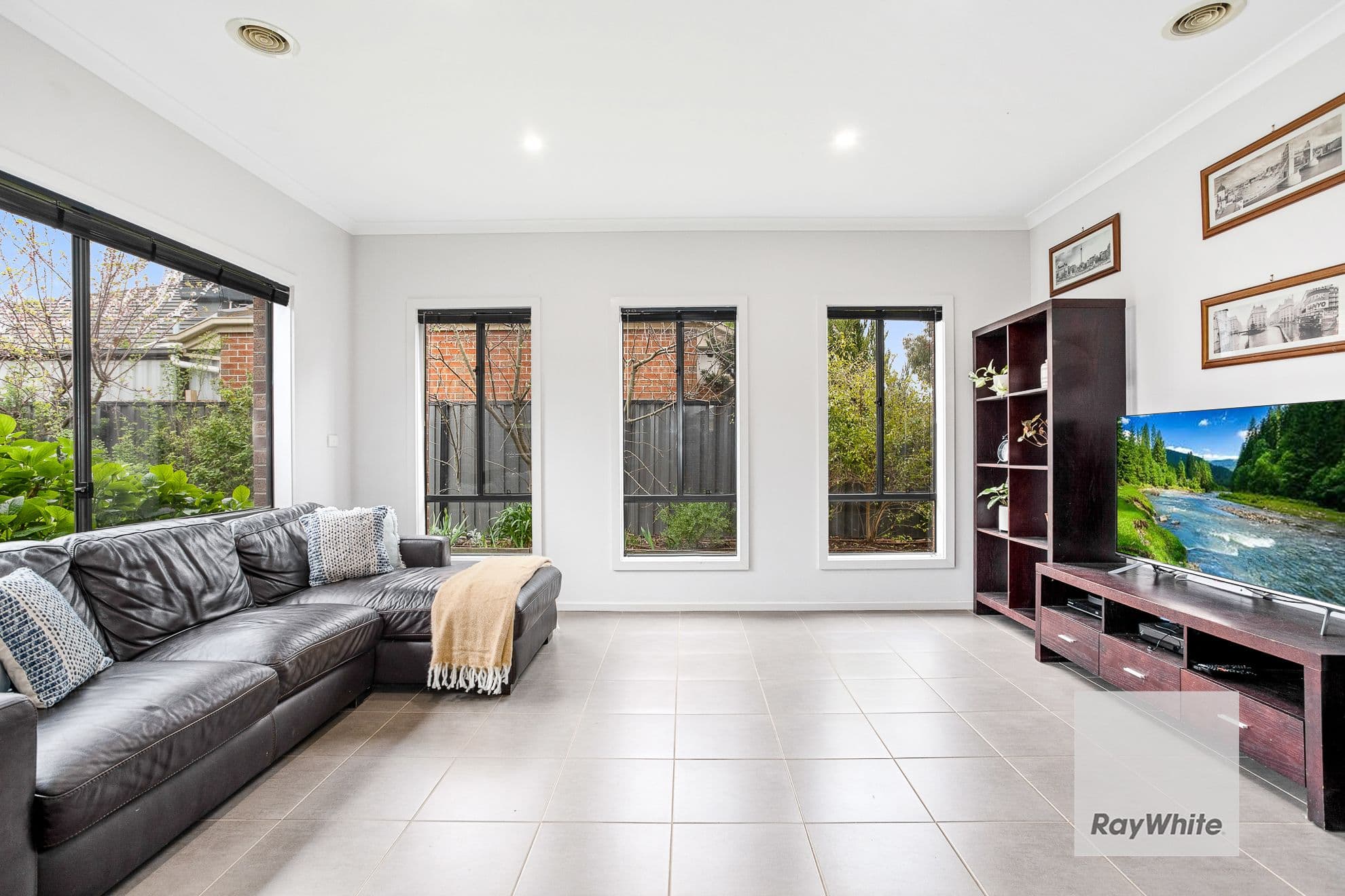 26 Viridian Drive, Hillside VIC 3037, Hillside - Thumbnail 3