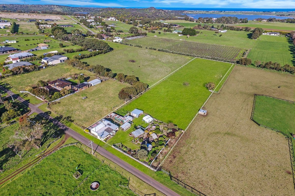 33 Stauntons Lane, Koroit VIC 3282, Koroit - Image 1