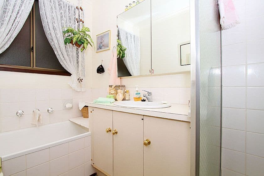 16 Flemington Drive, MILL PARK VIC 3082, Mill Park - Thumbnail 6