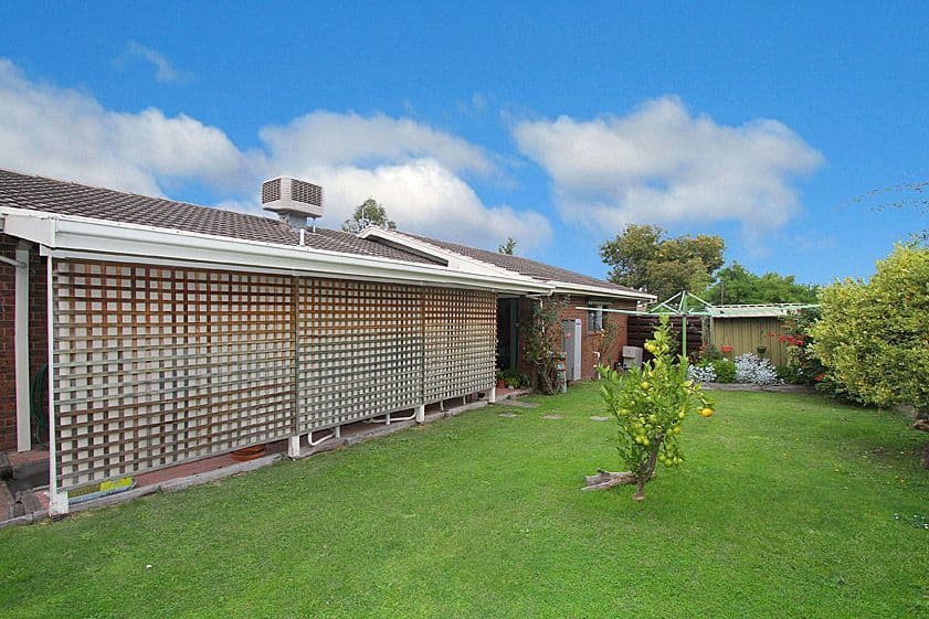 16 Flemington Drive, MILL PARK VIC 3082, Mill Park - Thumbnail 7