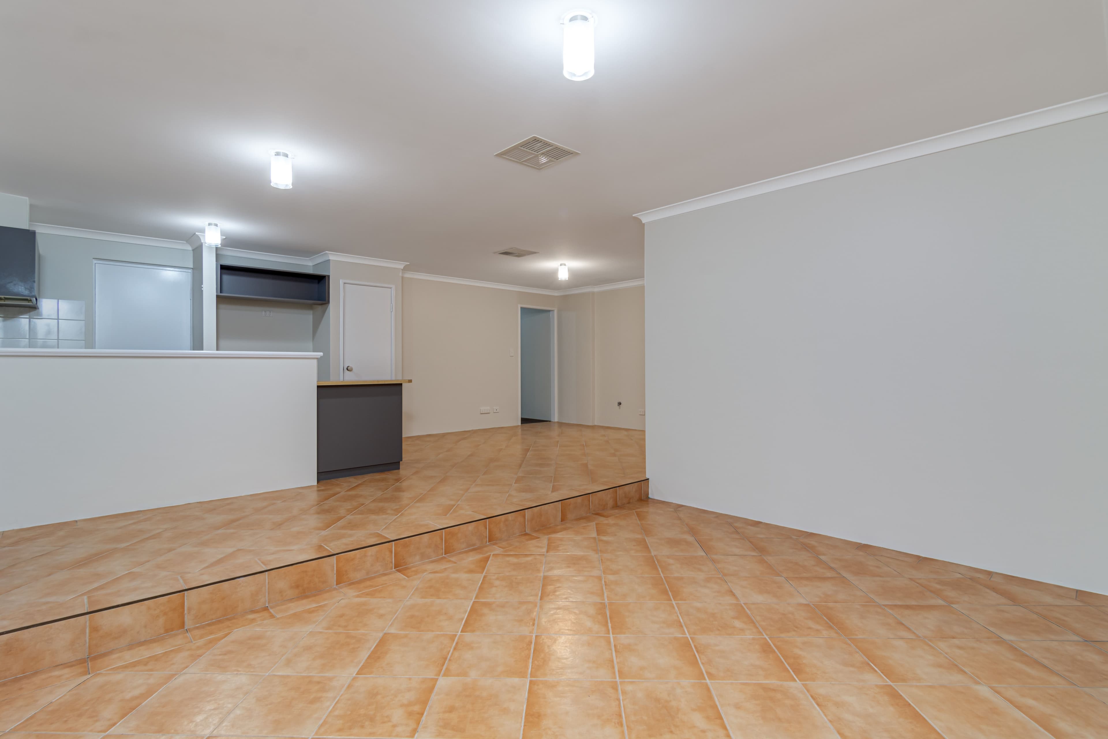 8 Ammanford Crescent, Butler WA 6036, Butler - Thumbnail 5