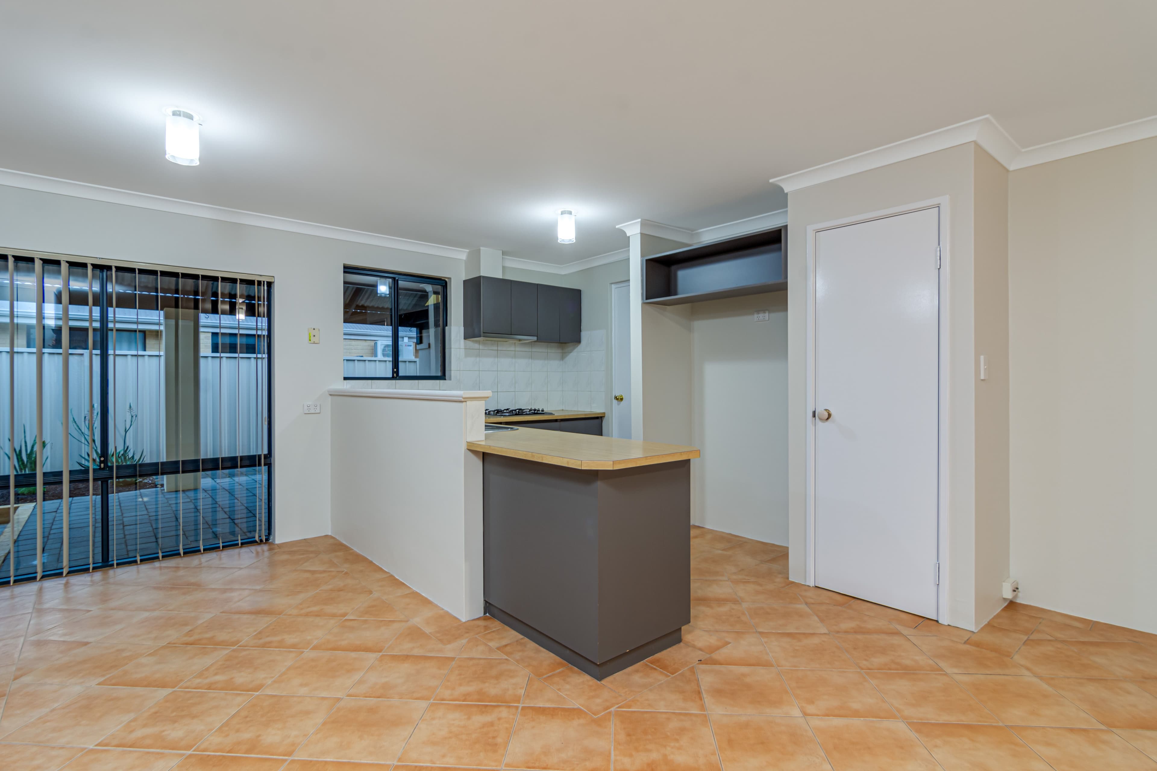 8 Ammanford Crescent, Butler WA 6036, Butler - Thumbnail 7