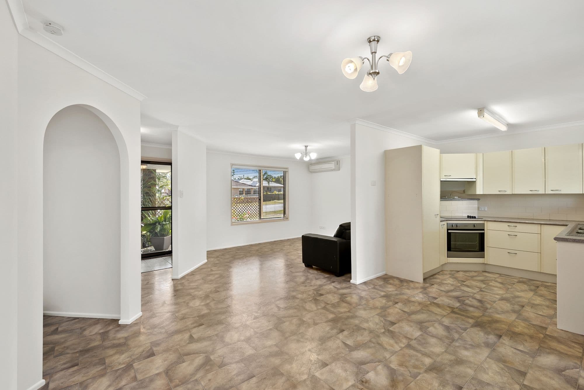 18 Commander Street, Deception Bay QLD 4508, Deception Bay - Thumbnail 4