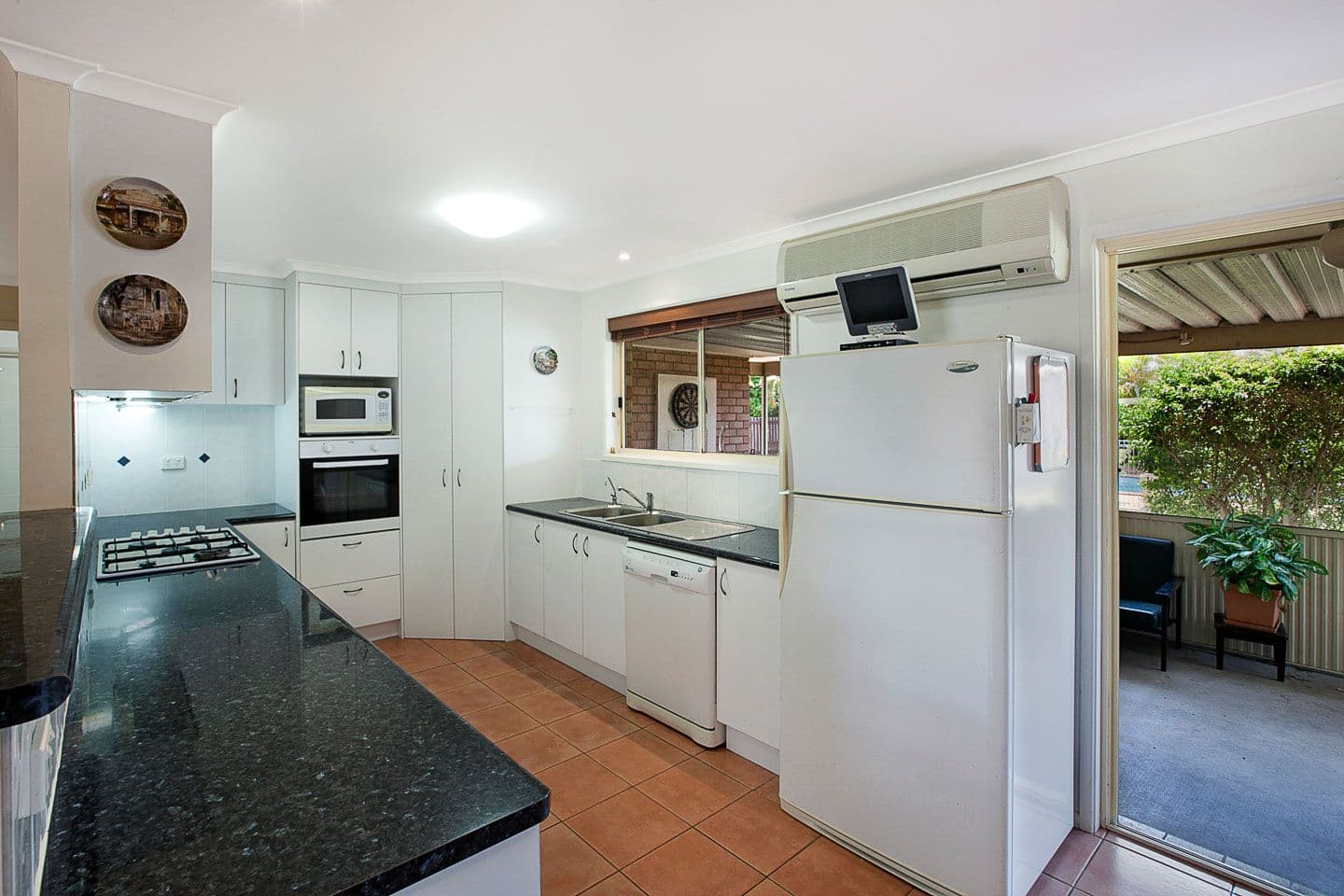 4 Amanda Court, Kawungan QLD 4655, Kawungan - Thumbnail 3