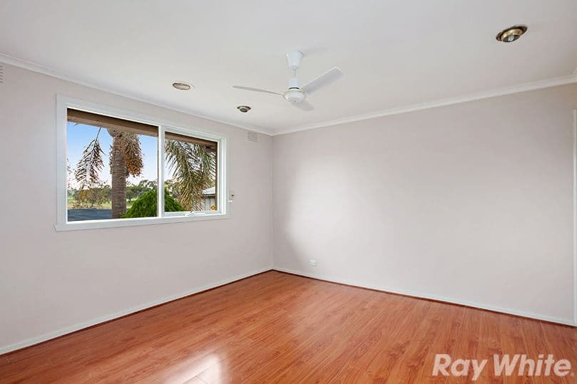 4 Casey Drive, Lalor VIC 3075, Lalor - Thumbnail 4