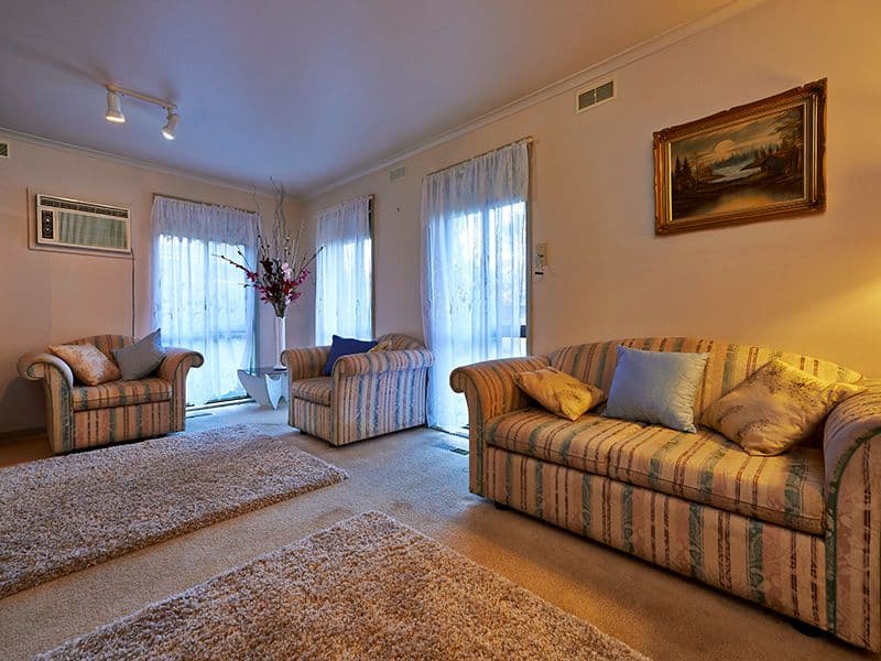 9 Stoneleigh Avenue, BORONIA VIC 3155, Boronia - Thumbnail 2