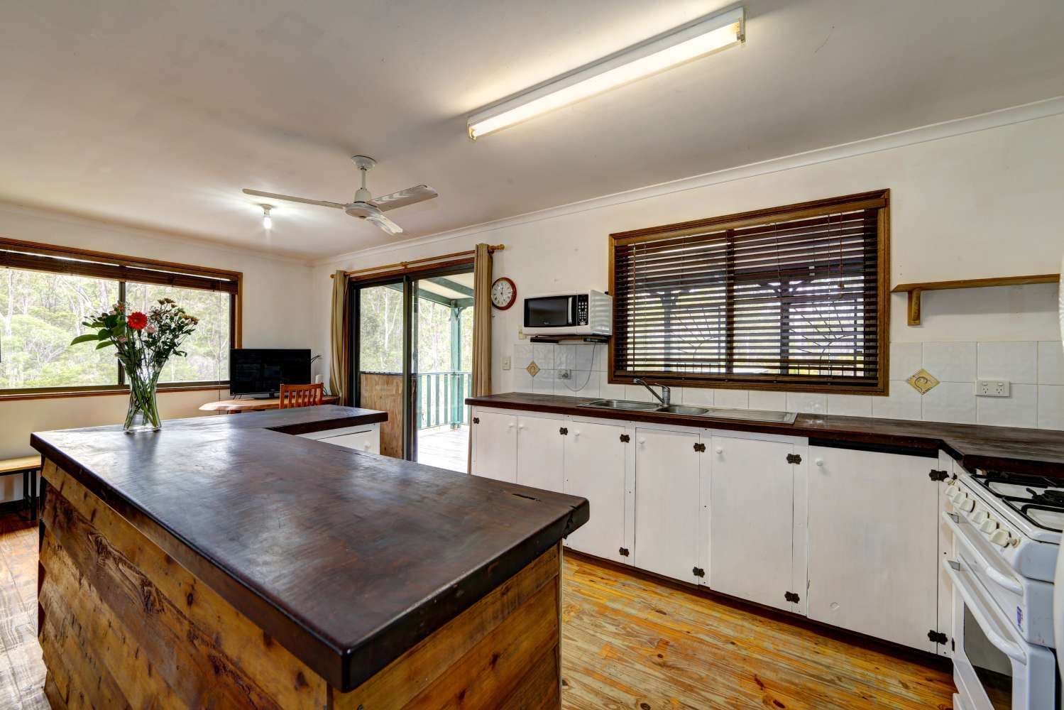 159 Hills Road, SOUTH BINGERA QLD 4670, South Bingera - Thumbnail 3