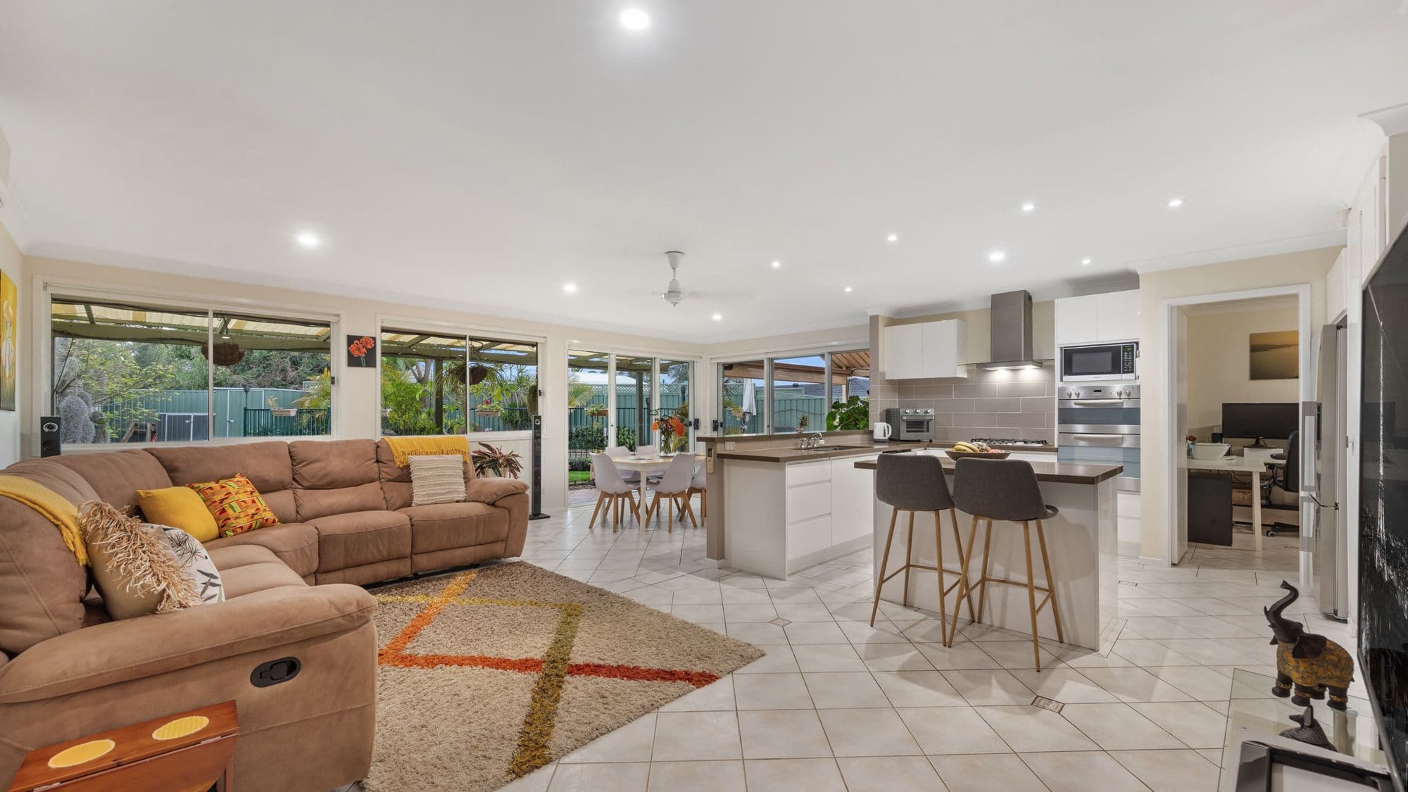 17 Chasselas Avenue, Eschol Park NSW 2558, Eschol Park - Thumbnail 3