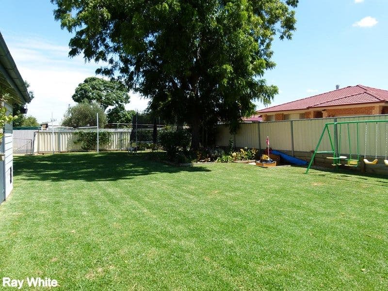 28 Grenfell Street, Forbes NSW 2871, Forbes - Thumbnail 3