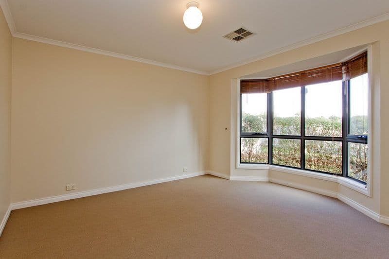 4 Lutana Crescent, Mitchell Park SA 5043, Mitchell Park - Thumbnail 3