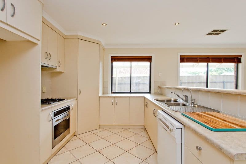4 Lutana Crescent, Mitchell Park SA 5043, Mitchell Park - Thumbnail 8