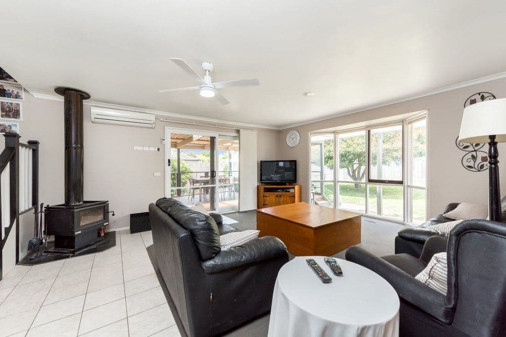 13 Rayner Close, Rowville VIC 3178, Rowville - Thumbnail 2