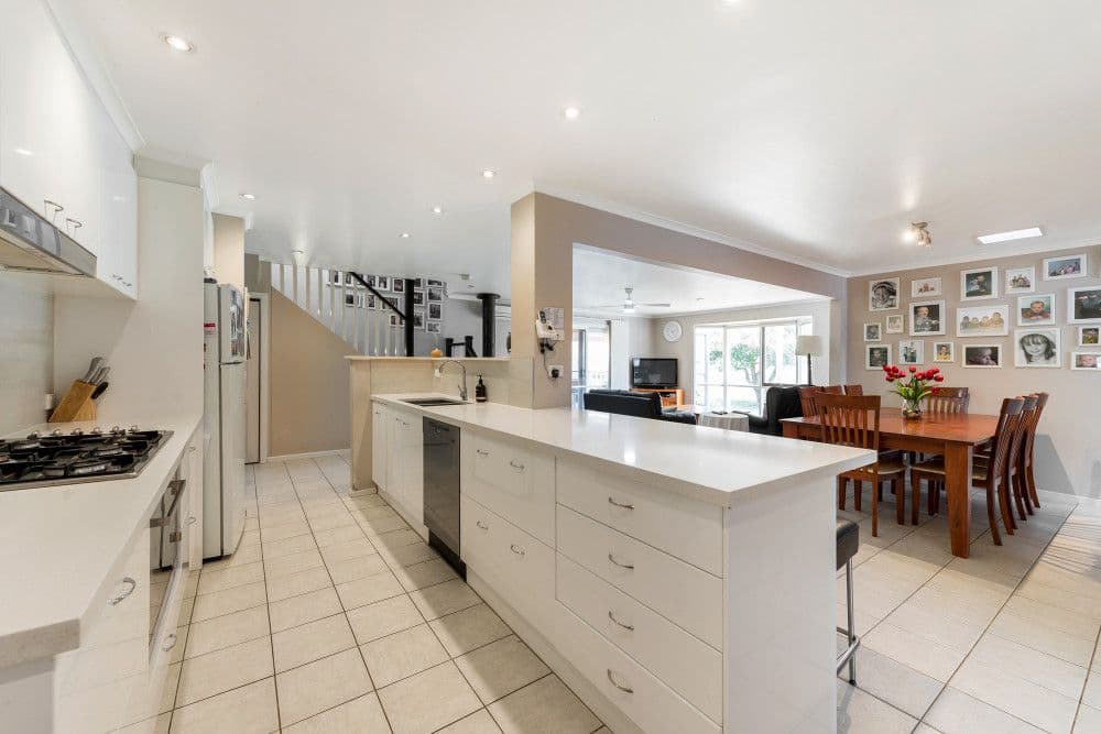 13 Rayner Close, Rowville VIC 3178, Rowville - Thumbnail 3