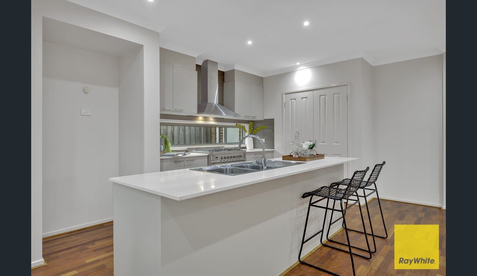 8 Windmill Way, Point Cook VIC 3030, Point Cook - Thumbnail 7