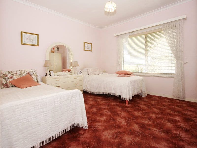 50 Fourth Avenue, BASSENDEAN WA 6054, Bassendean - Thumbnail 2