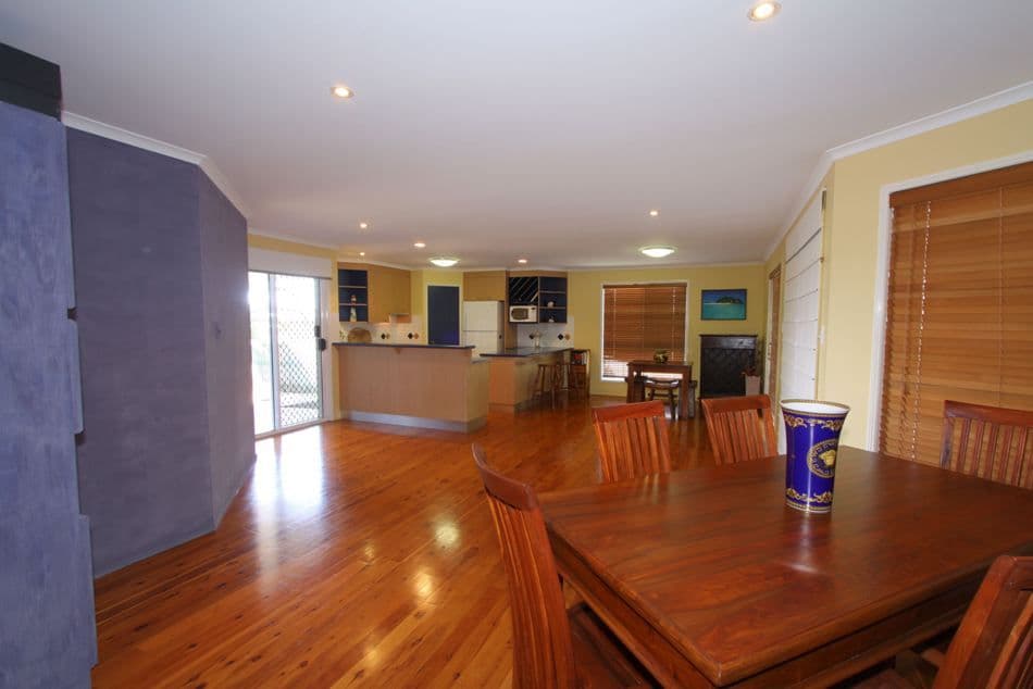 229 Barolin Esplanade, CORAL COVE QLD 4670, Coral Cove - Thumbnail 3