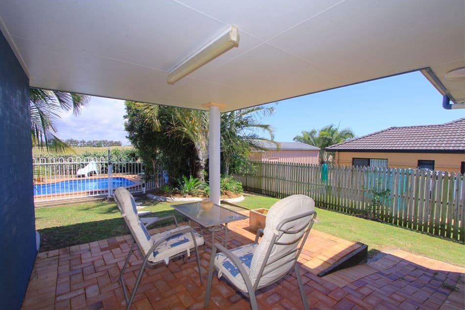 229 Barolin Esplanade, CORAL COVE QLD 4670, Coral Cove - Thumbnail 4